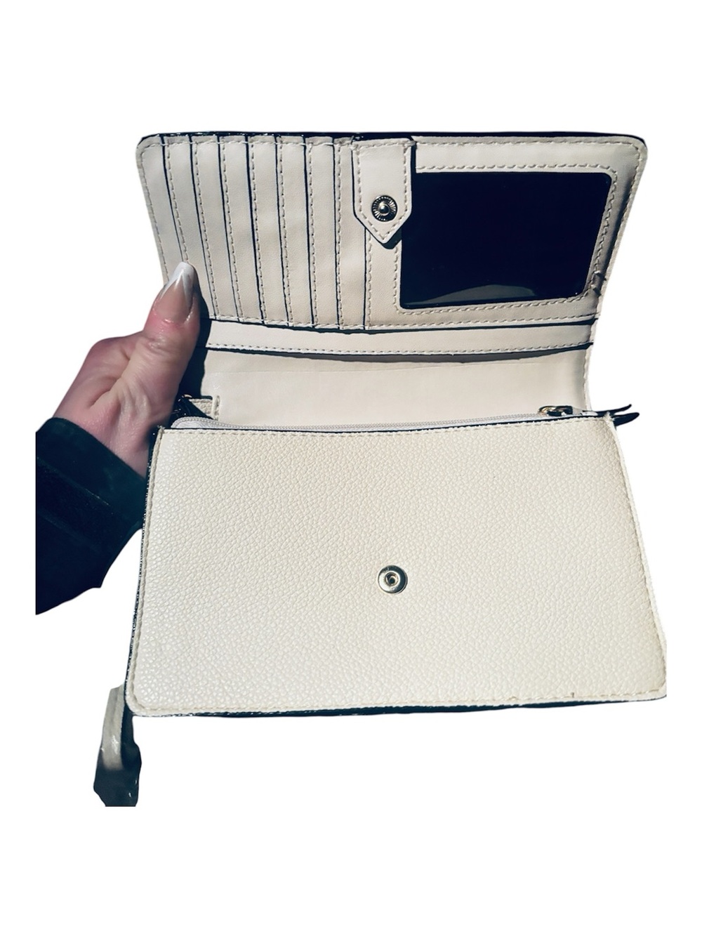NWT Victoria’s Secret White Quilted V Monogram Crossbody Flap Bag Clutch Gold - Picture 2 of 8
